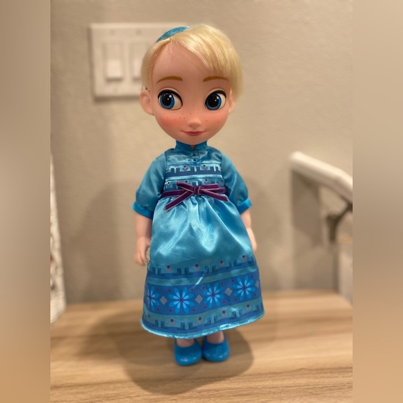 Disney Other - Disney Plastic Mid Size Elsa Doll Frozen Movie Figurine Moveable